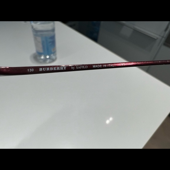 Burberry Shades - Picture 3 of 5